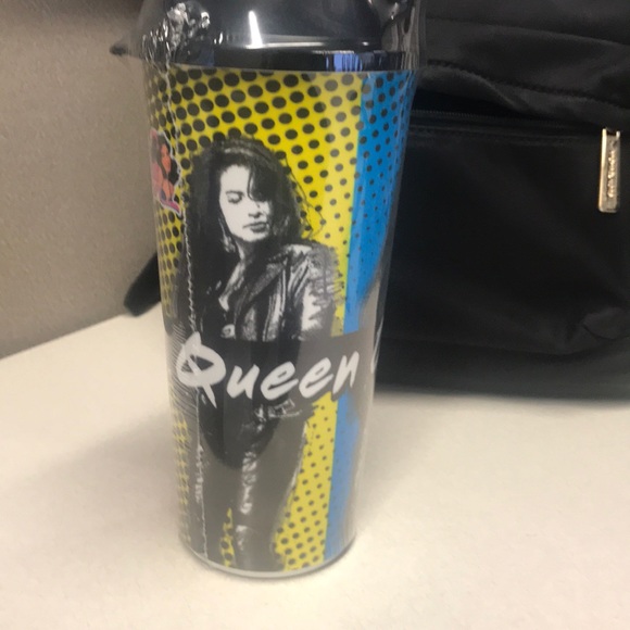 Selena Cups - Picture 2 of 4